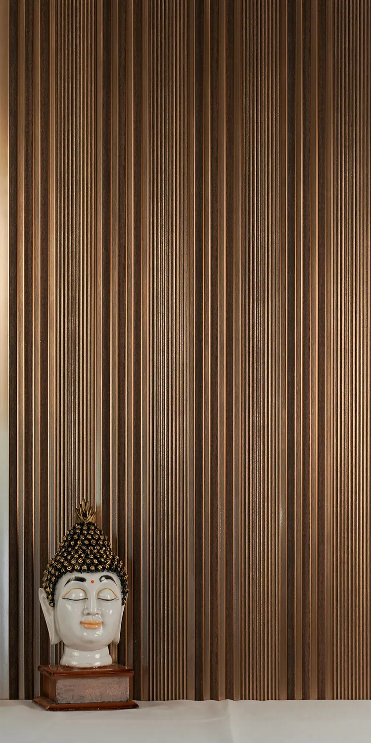 1023 — High Gloss decorative surface