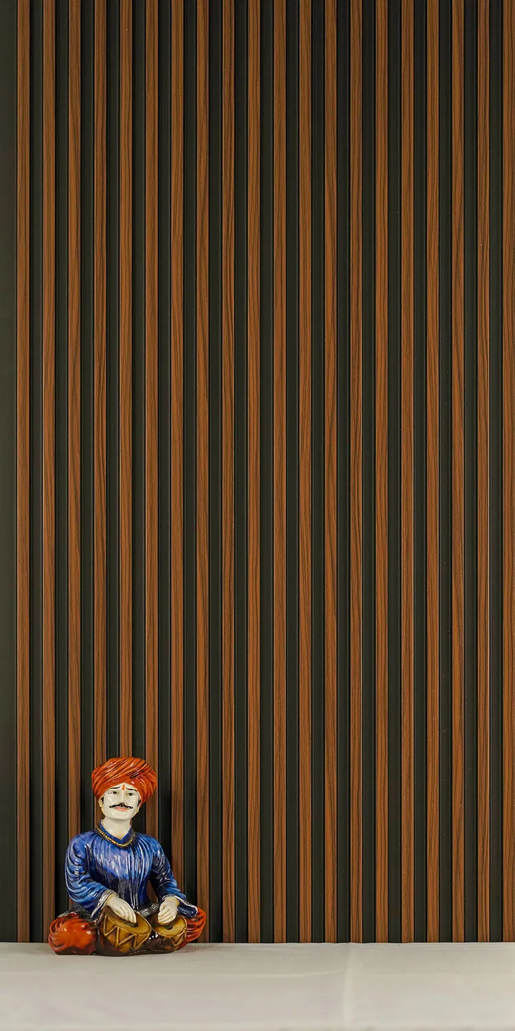1064 — High Gloss decorative surface